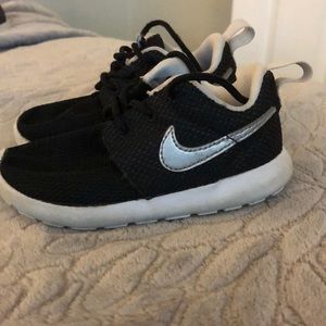 Nike Roshe - Toddler 7C